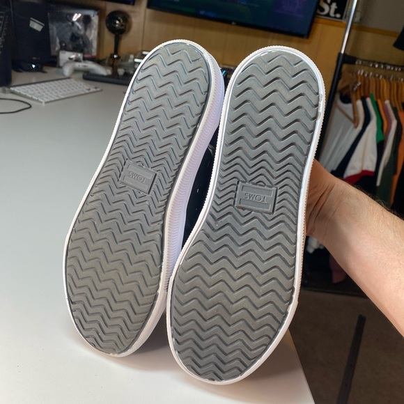 Star Wars x TOMS Travel Lite Black Slip-Ons Shoes - Picture 4 of 8